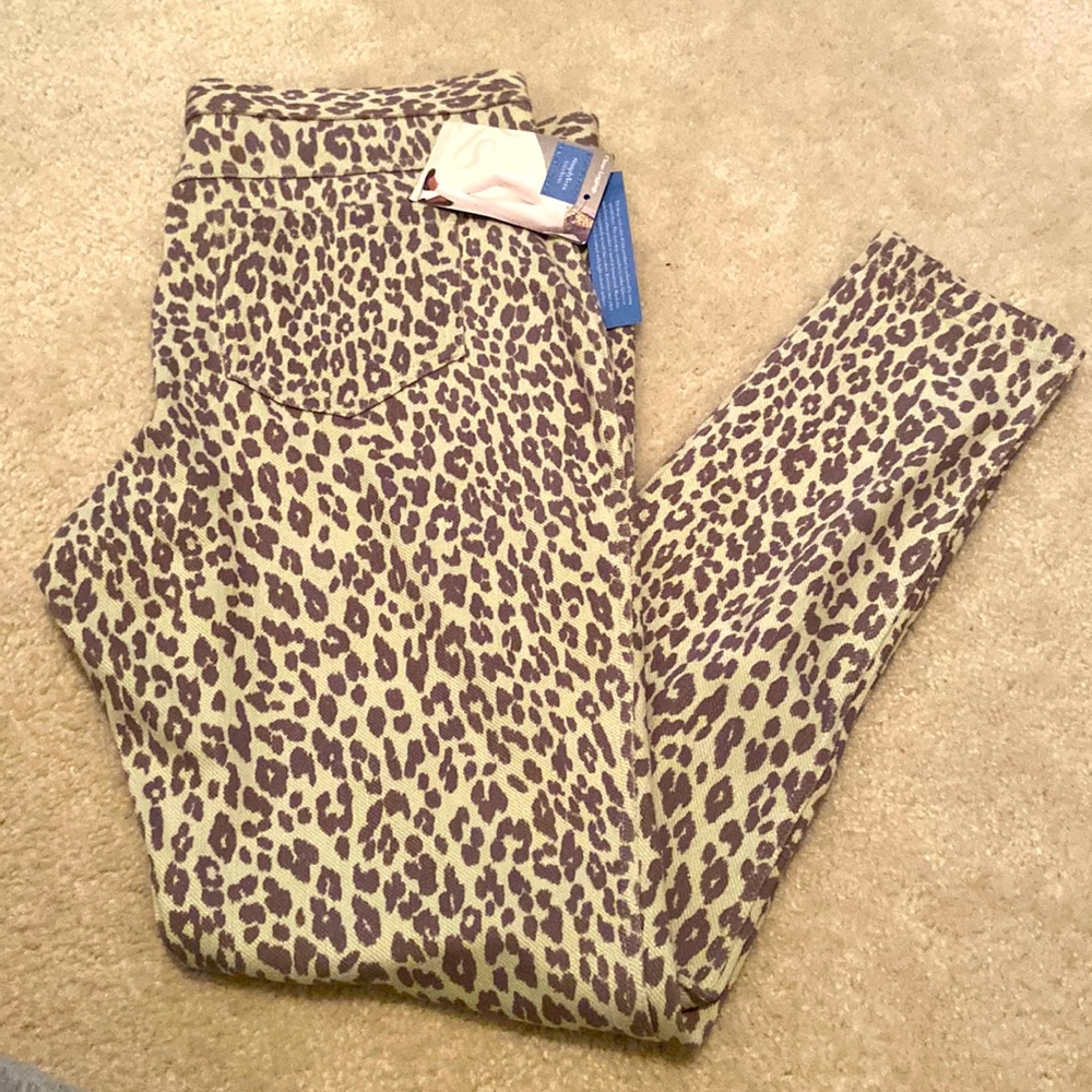 Vera Wang Chino Leggings. Size large (12-14).